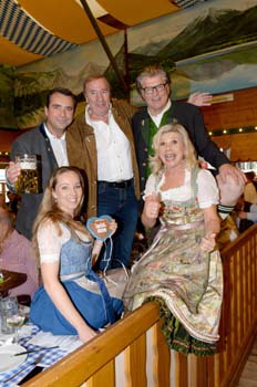 Falk Raudies, Frank Fleschenberg mit Tochter Julia, Marianne und Michael Hartl