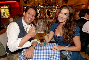 Axel Ludwig (Direktor Hotel Vier Jahreszeiten München) mit Freundin Claudia Schwarz
