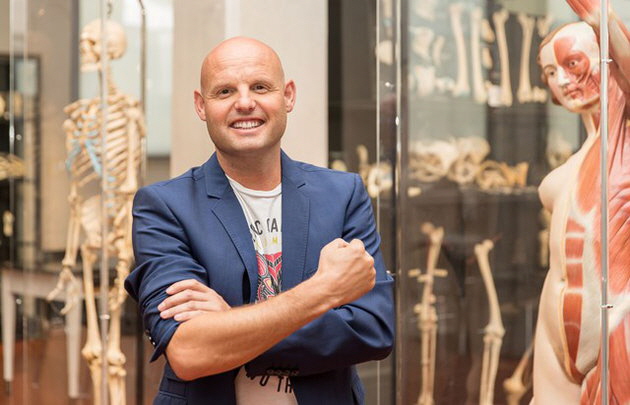 Prof. Waschke, Professor für vegetative Anatomie an der LMU München unterstützt die Aktion seit Jahren