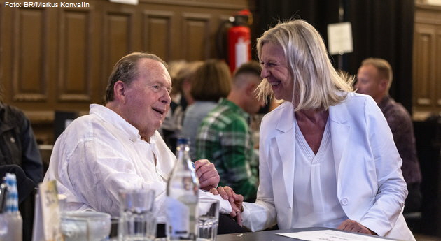 BR-Intendantin Dr. Katja Wildermuth im Gespr�ch mit Ottfried Fischer. Foto: BR/Markus Konvalin