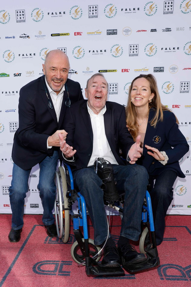 Christian Neureuther, Frank Fleschenberg (EAGLES Ehrenpr�sident), Julia Fleschenberg. Foto: Manuel Tilgner/API