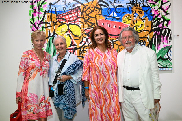 Annette Zierer, Katerina Jacob, Ann-Katrin Naidu, Stefan Szczesny. Foto: Hannes Magerst�dt