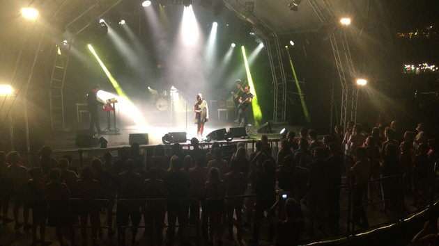 Legend�rer Auftritt von OHWHY im Theatron