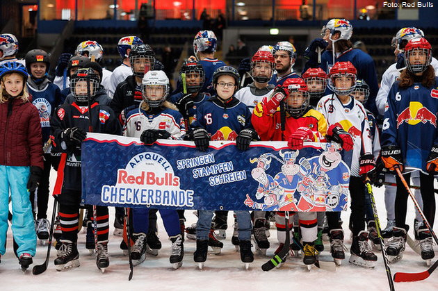 Großer Tag für kleine Eishockeyfans. Foto: Red Bulls